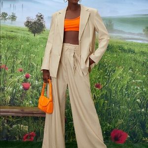 SHEIN NEWNESS Solid Button Front tan Blazer
SKU: sw2110119310996631
Size L